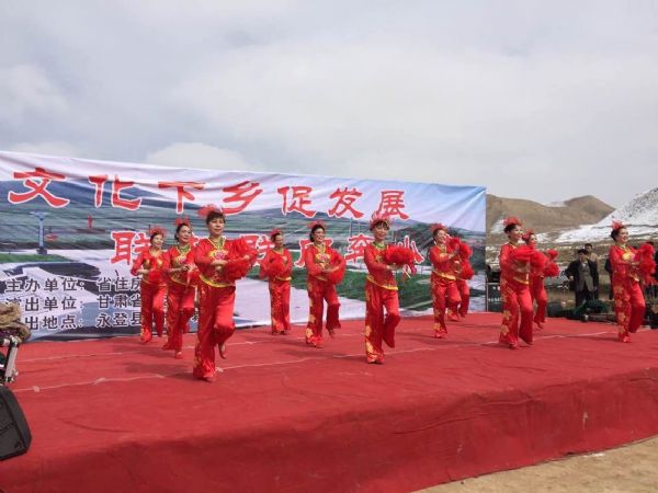 雙聯(lián)送溫暖，文化拜大年（圖）
