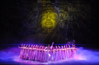 香港將舉辦兩百多項(xiàng)活動慶?；貧w19周年 《絲路花雨》連演3場