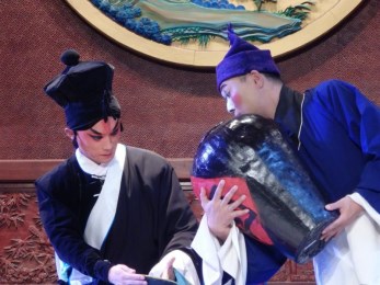 甘肅省京劇院、青海省京劇院聯(lián)合演出《賣水》、《武松打虎》、《霸王別姬》