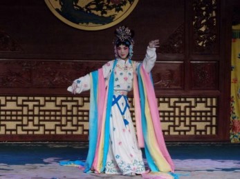 省京劇傳統(tǒng)戲《巡營》、《天女散花》、《擊鼓罵曹》在東風(fēng)劇院精彩演出