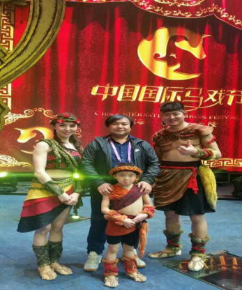 甘肅省雜技團(tuán)《彩陶情——頂壇》榮獲第四屆中國國際馬戲藝術(shù)節(jié)優(yōu)秀節(jié)目獎(jiǎng)