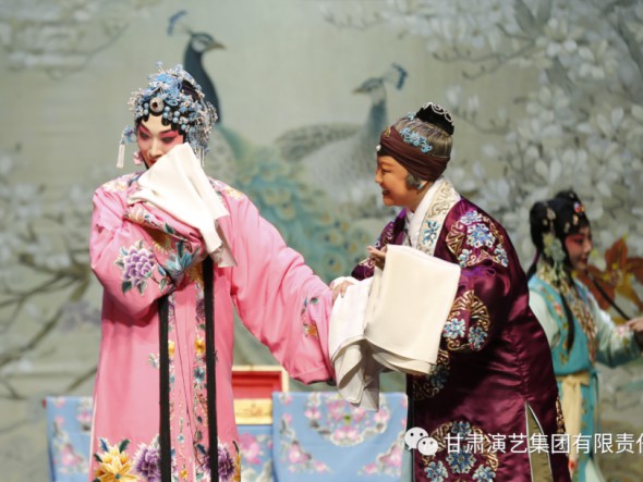 習(xí)近平總書(shū)記回信勉勵(lì)：在教學(xué)相長(zhǎng)中探尋藝術(shù)真諦，在服務(wù)人民中砥礪從藝初心—甘肅演藝集團(tuán)敦煌藝術(shù)團(tuán)參加中國(guó)戲曲學(xué)院70周年匯報(bào)演出