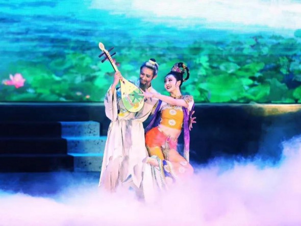 品味經(jīng)典　聆聽國樂——甘肅演藝集團歌舞劇院舞劇《絲路花雨》、民族交響音樂會《歲月留聲》完美呈現(xiàn)