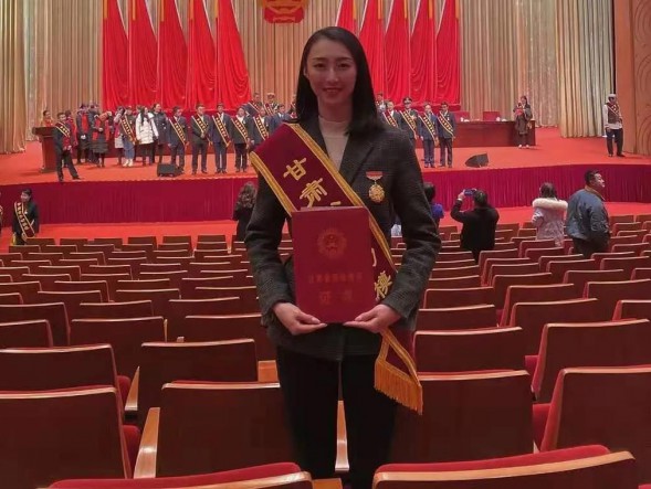 致敬！甘肅演藝集團(tuán)歌舞劇院舞蹈演員康琦榮獲2020年甘肅省勞動(dòng)模范稱號(hào)
