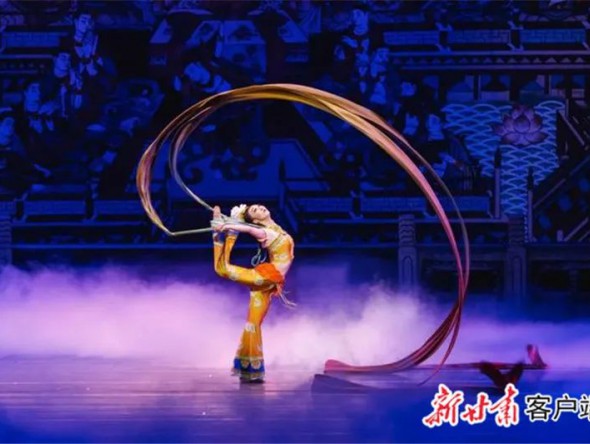 “云起”新甘肅，“花雨”香全球