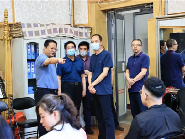 甘肅演藝集團黨委書記、董事長陳其銀一行調(diào)研指導(dǎo)集團直屬各單位疫情防控與復(fù)工復(fù)產(chǎn)工作