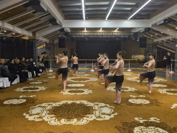 甘肅演藝集團(tuán)領(lǐng)導(dǎo)實(shí)地調(diào)研“樂動敦煌-文旅產(chǎn)業(yè)綜合體”項(xiàng)目建設(shè)工作